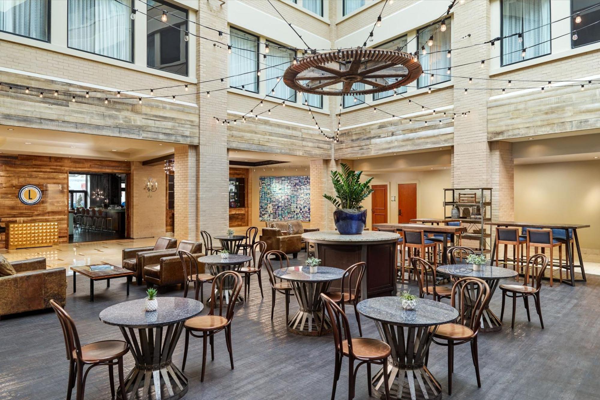 Renaissance New Orleans Arts Warehouse District Hotel Extérieur photo